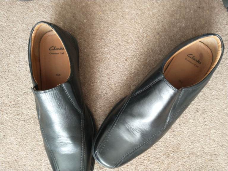 image for LEATHER SHOES/BLACK. SIZE 10.5. CLARKS. SMART/SLIP ON. AS NEW COND.