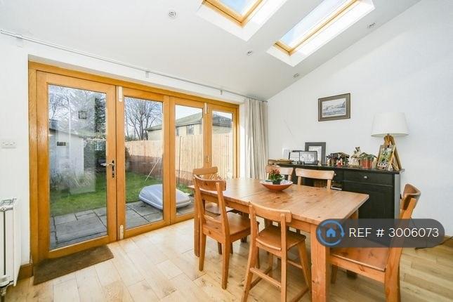 3 bedroom house in Manor Lane, London, SE12 (3 bed) (#3006073)