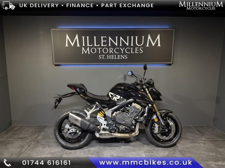 QJ MOTOR SRK 800 IN LINE FOUR SUPER NAKED MOTORCYCLE