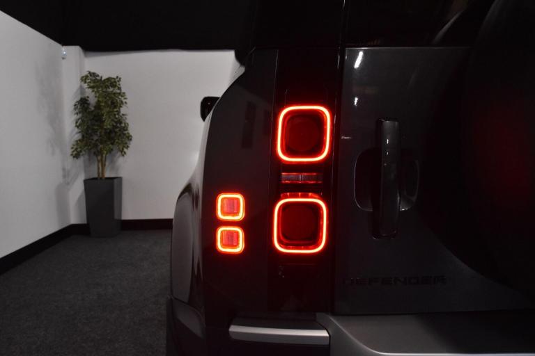 2021 Land Rover Defender 3.0 D250 HSE 110 5dr Auto ESTATE DIESEL Automatic