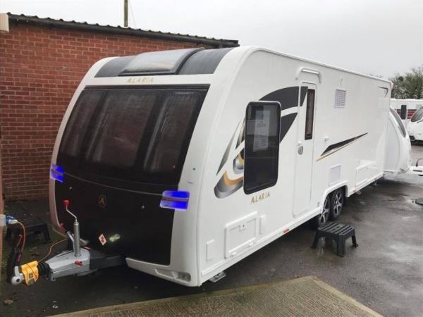 2017 LUNAR Alaria TS 4 Berth fixed Island bed