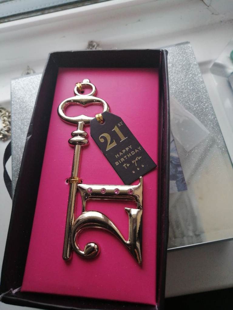  21 key and a sliver 21 picture frame 