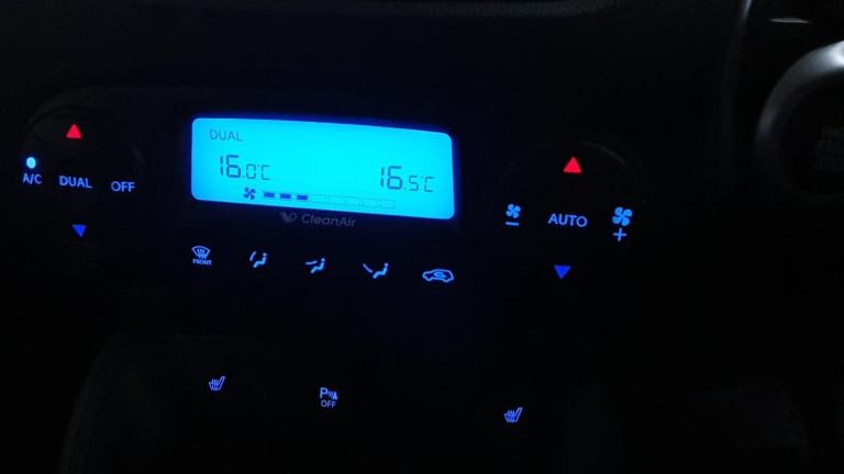 HYUNDAI IX35* 1.7 Crdi * 2wd* DIESEL*26,000 MILES* 1 OWNER* FULL S/HISTORY 