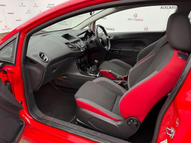 2015 Ford Fiesta 1.0 EcoBoost 140 Zetec S Red 3dr HATCHBACK PETROL Manual