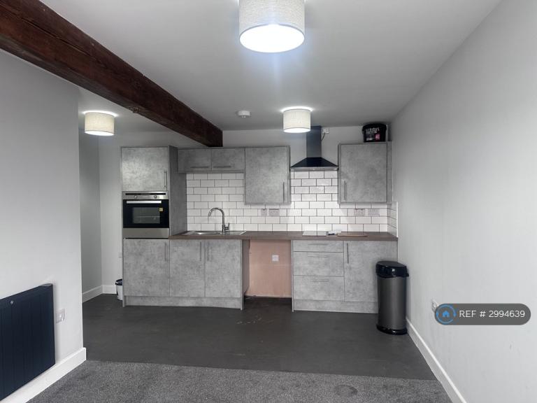 1 bedroom flat in Heaton St, Blackburn, BB2 (1 bed) (#2994639)