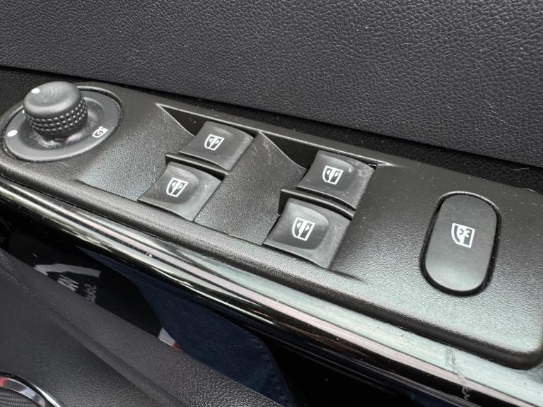 2016 Renault Captur 1.5 dCi ENERGY Signature Nav Euro 6 (s/s) 5dr HATCHBACK Diesel Manual