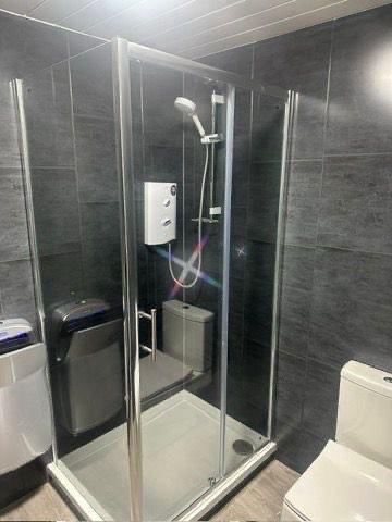 6 Bed Beautiful spacious house with drive 