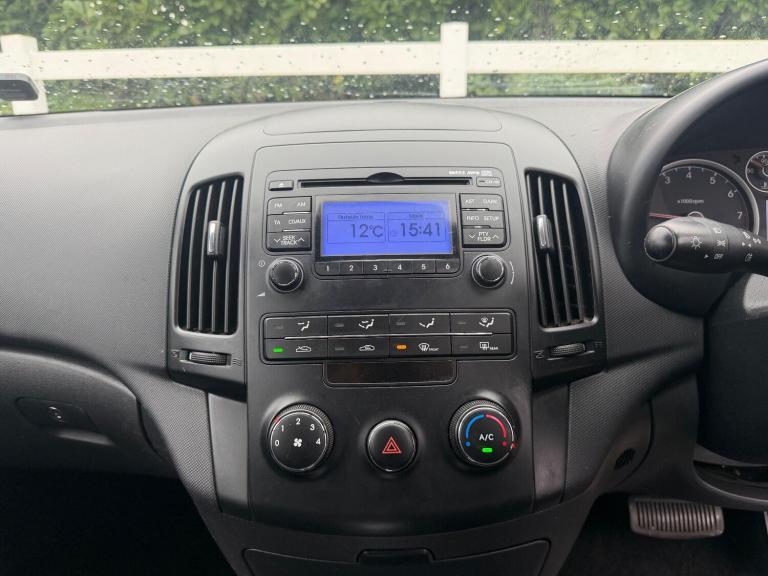 2011 Hyundai i30 1.6 Comfort 5dr Auto ESTATE PETROL Automatic