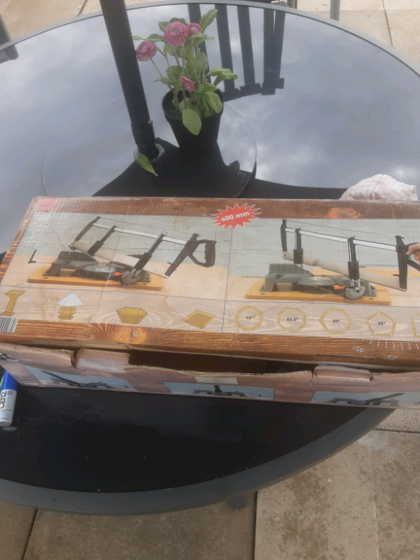 Angle saw comes in the box never been used