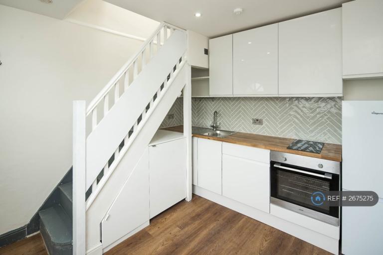 1 bedroom house in London, London, SE13 (1 bed) (#2675275)