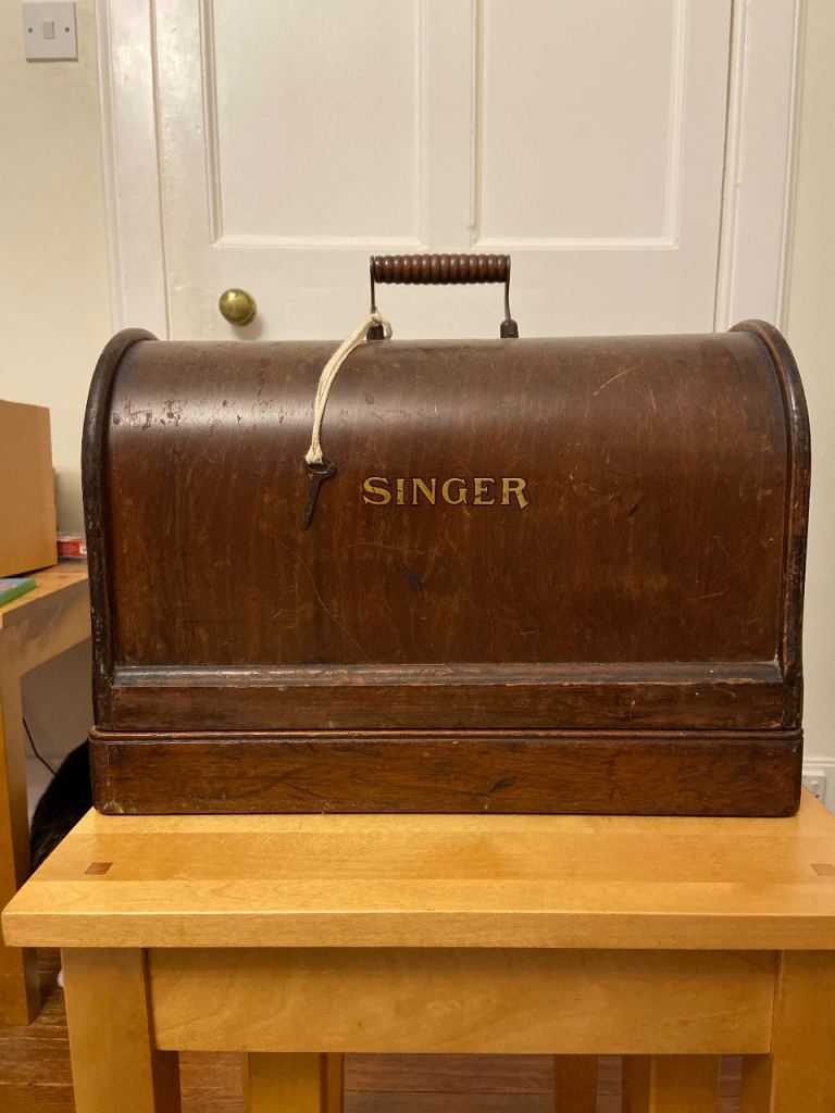 Antique Singer Sewing machine 