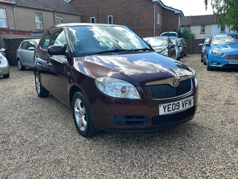 2009 Skoda Fabia 1.4 16V 2 5dr HATCHBACK Petrol Manual