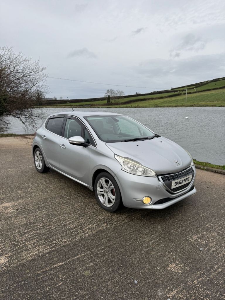 Peugeot, 208, Hatchback, 2012, Manual, 1398 (cc), 5 doors