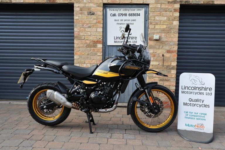 24 Royal Enfield HIMALAYAN 452