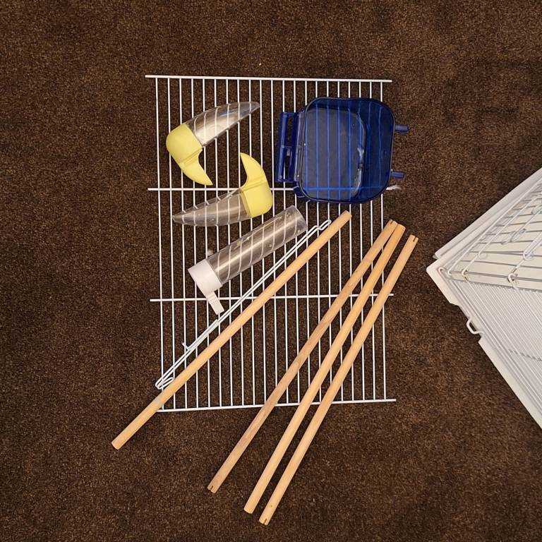 Large Tall White Metal Bird Cage Suitable For Budgies, Canaries, Finches etc