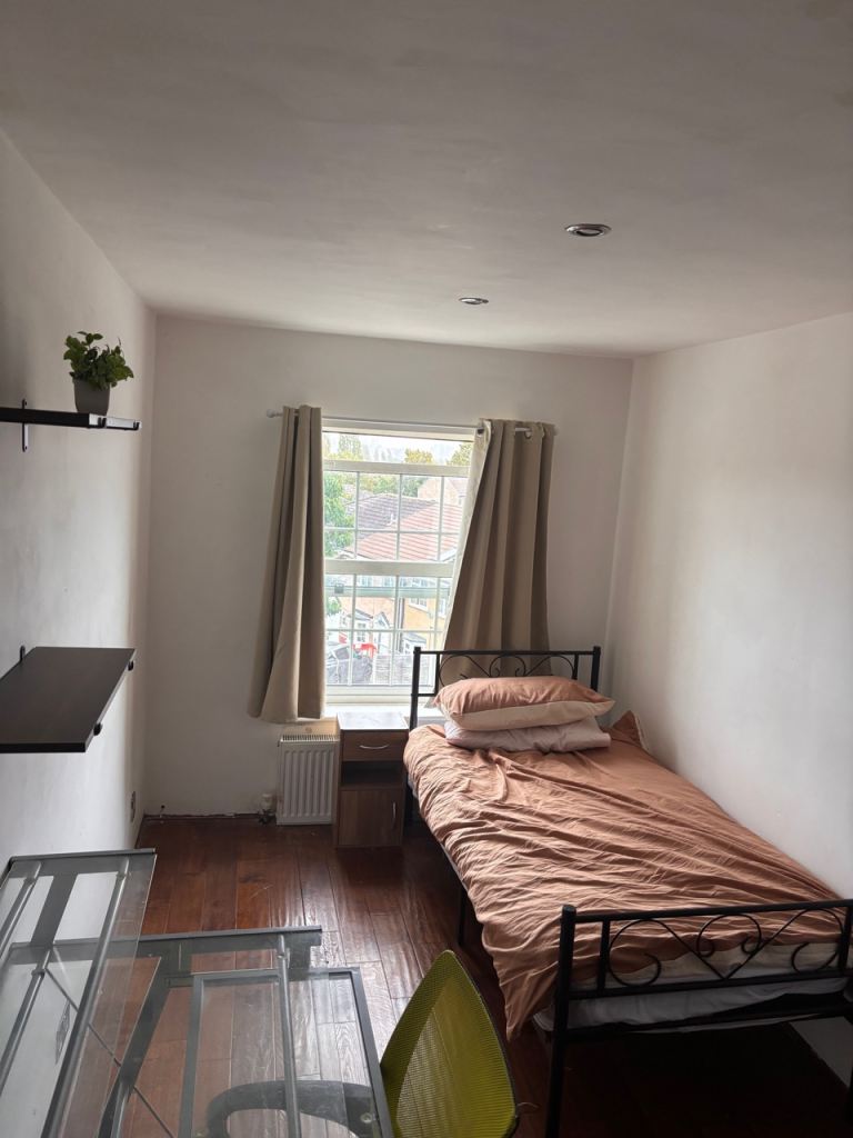 LARGE FURNISHED SINGLE ROOM – £620 PCM ALL INCLUSIVE