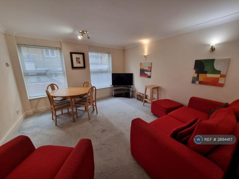 2 bedroom flat in Sapphire Court, London, E1 (2 bed) (#2894417)