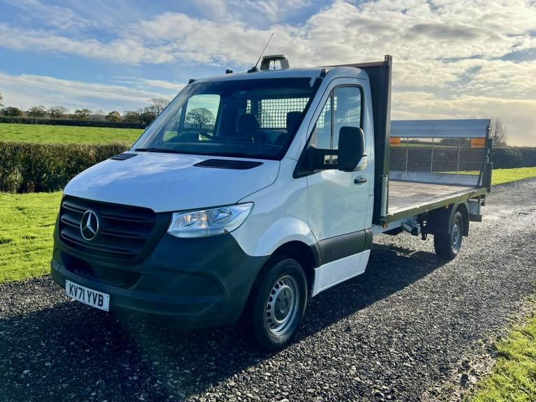 MERCEDES-BENZ SPRINTER 2.0 315 CDI Progressive Dropside Tail lift White Manual