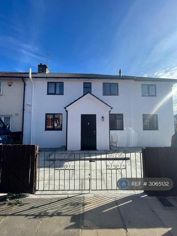 3 bedroom flat in Windmill Lane, Greenford, Ealing, UB6 (3 bed) (#3065132)