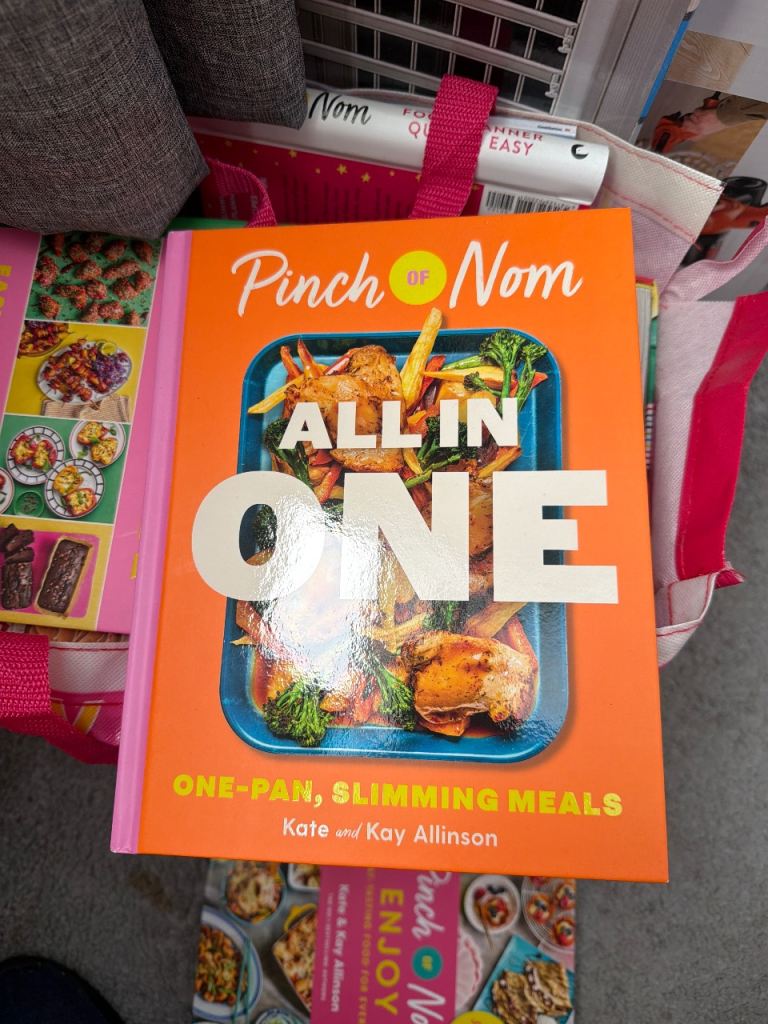 Pinch of Nom All In One Cook Book – Excellent Condition