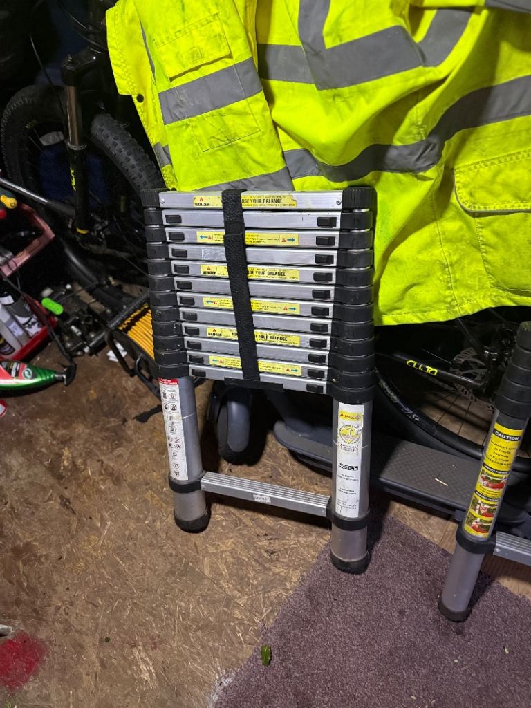 Extendable ladders 3.8mtr