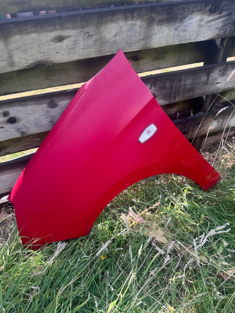 2004 Kia Picanto passenger side wing 