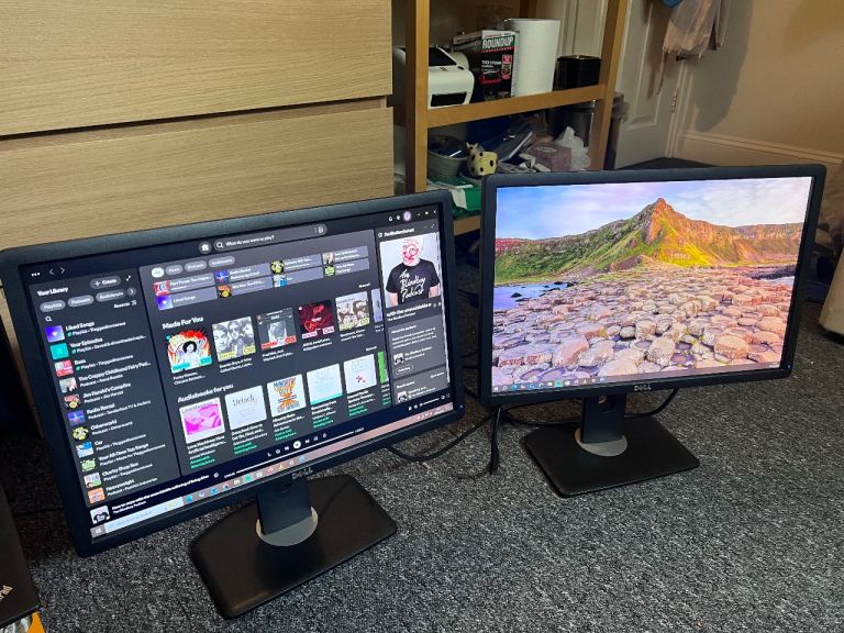 Pair of DELL P2213T Computer Monitors 22 ins Professional 