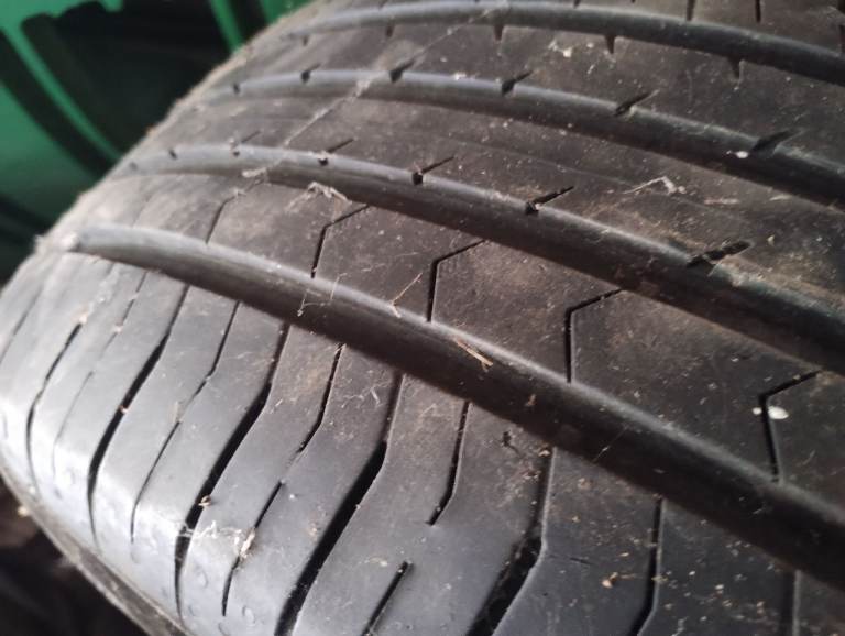 Two 16" ContiPremiumContact Tyres