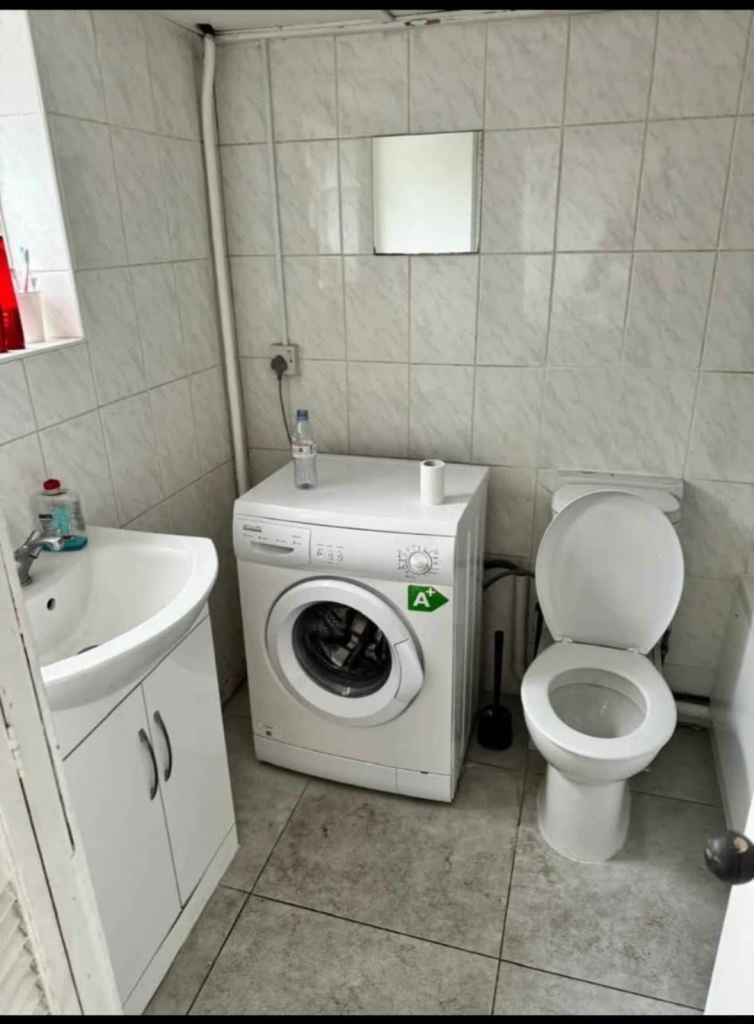 SINGLE ROOM TO RENT IN KINGSTON