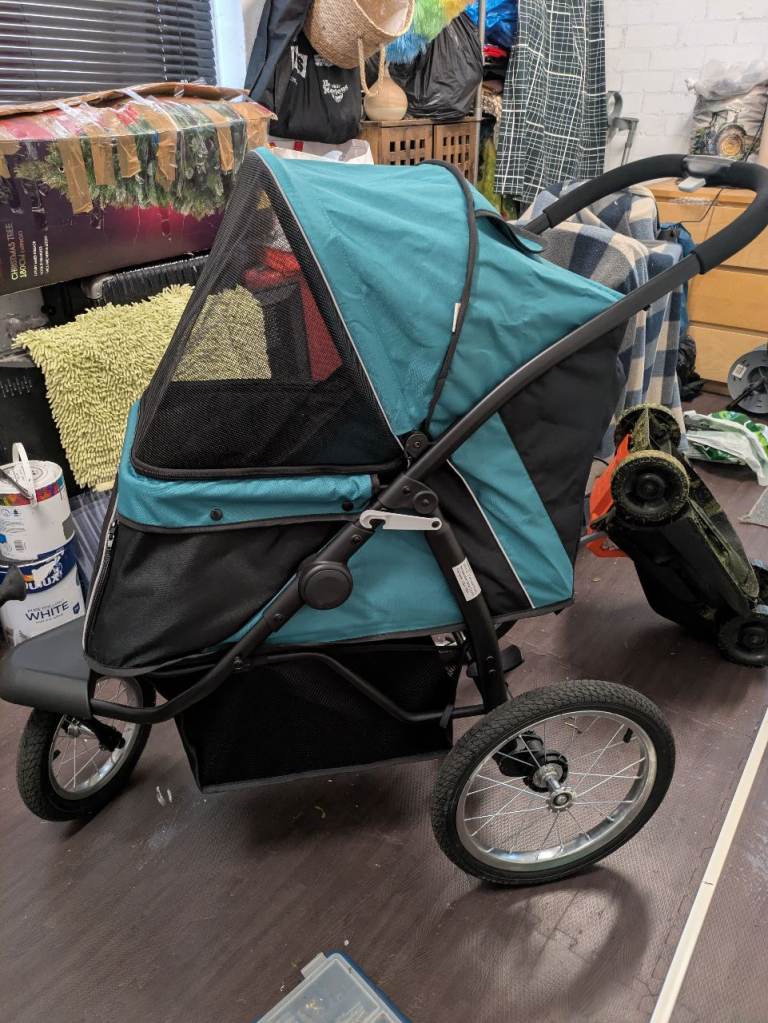 Dog stroller 