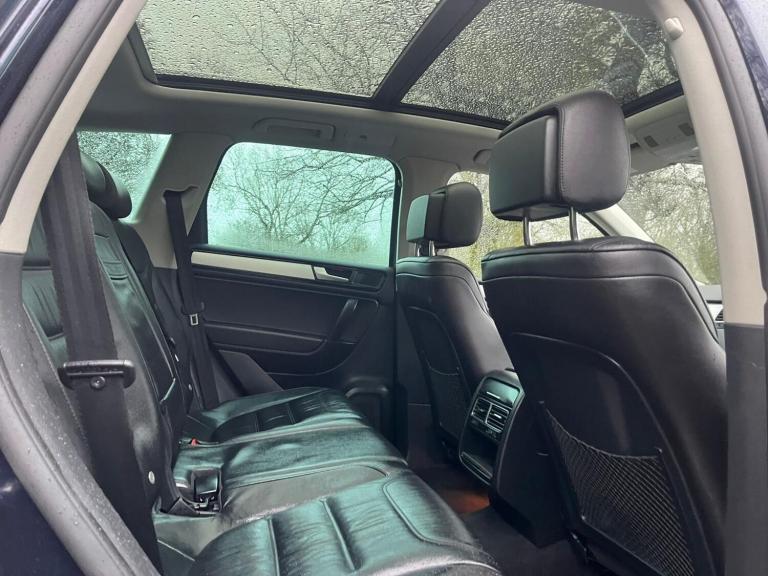 2014 Volkswagen Touareg 3.0 TDI V6 BlueMotion Tech R-Line Tiptronic 4WD Euro 5 (s/s) 5dr ESTATE D...