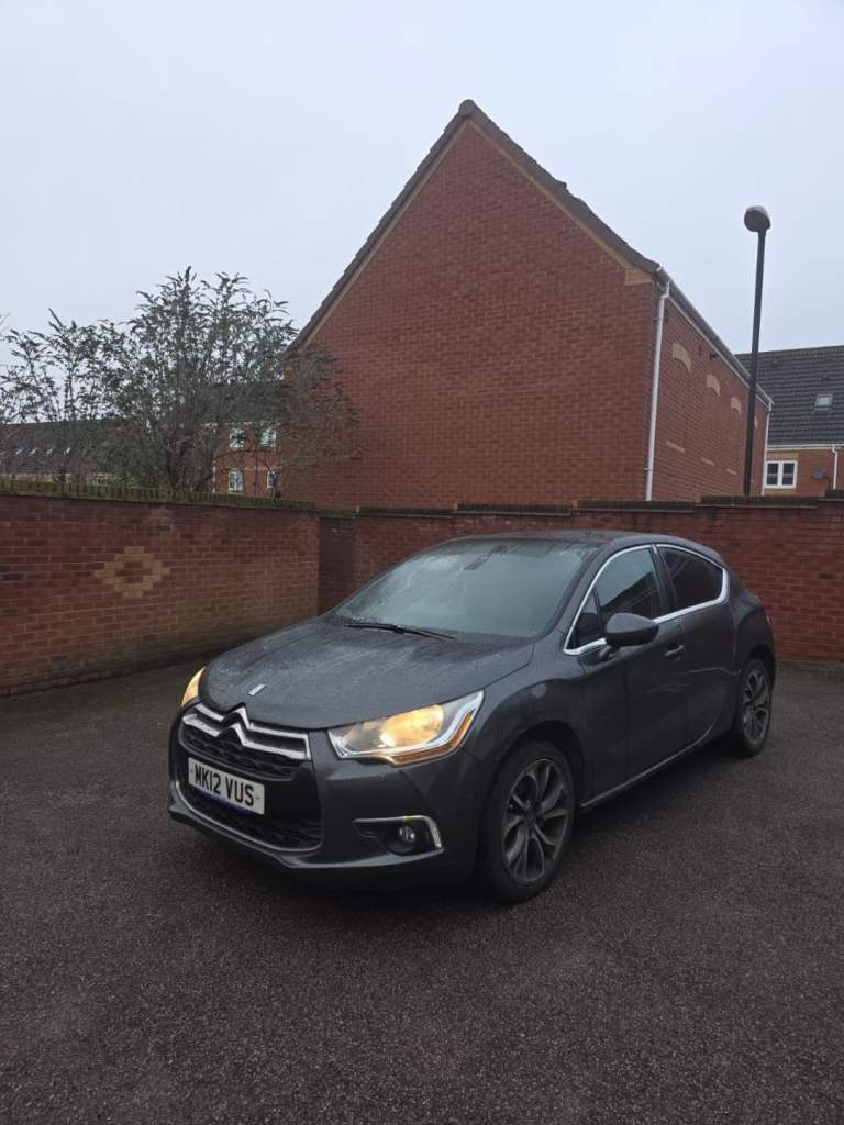 Citroen, DS4, Hatchback, 2012, Manual, 1560 (cc), 5 doors