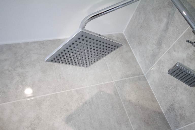 ***AVAILABLE NOW ALL BILLS INCLUDED! house share situated on YEWS MOUNT, HUDDERSFIELD.***