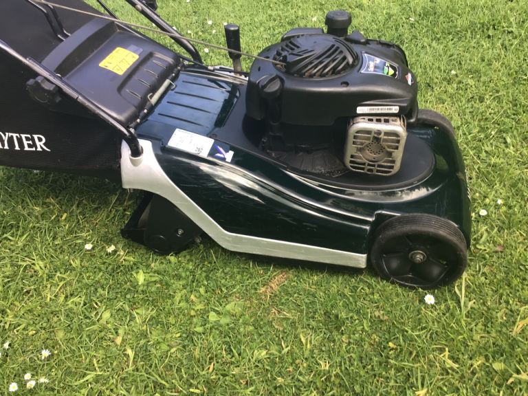 Hayter Spirit 41 self propelled lawnmower 