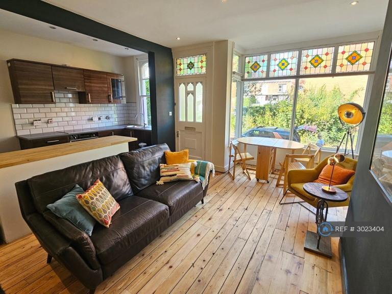 3 bedroom house in Stanmore Avenue, Leeds, LS4 (3 bed) (#3023404)