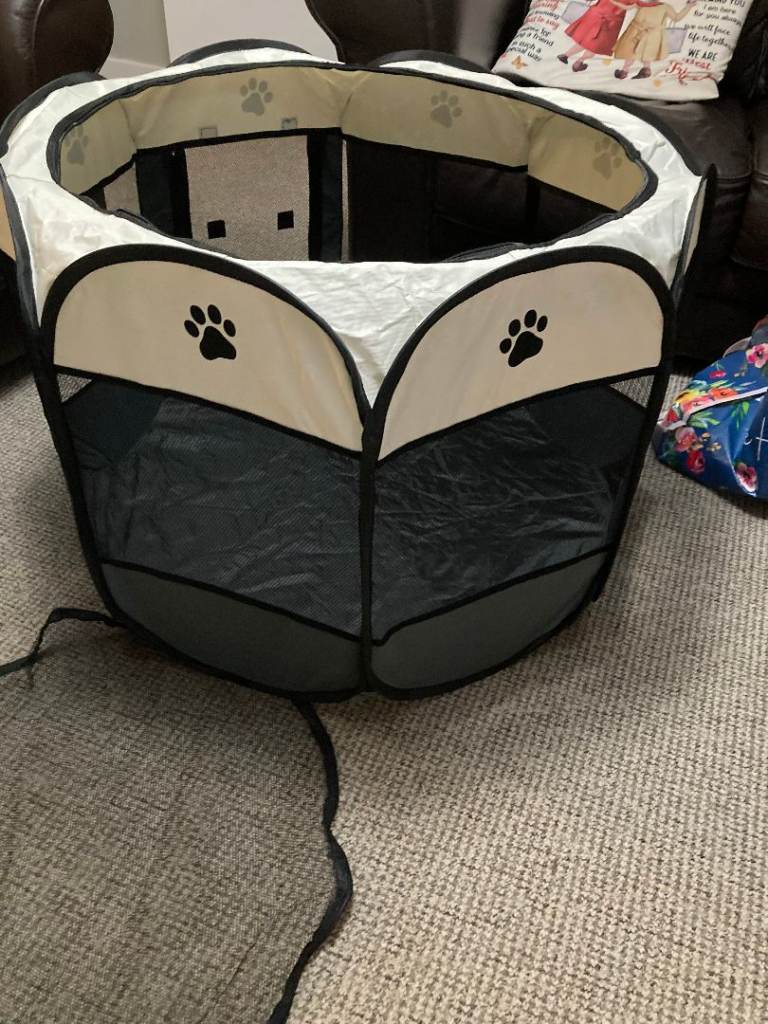 PUPPY PEN. EX. CONDITION. EASY TO FOLD. PORTABLE.