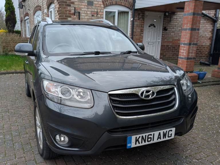 HYUNDAI SANTA FE PREMIUM Crdi MANUAL DIESEL 7 SEATER