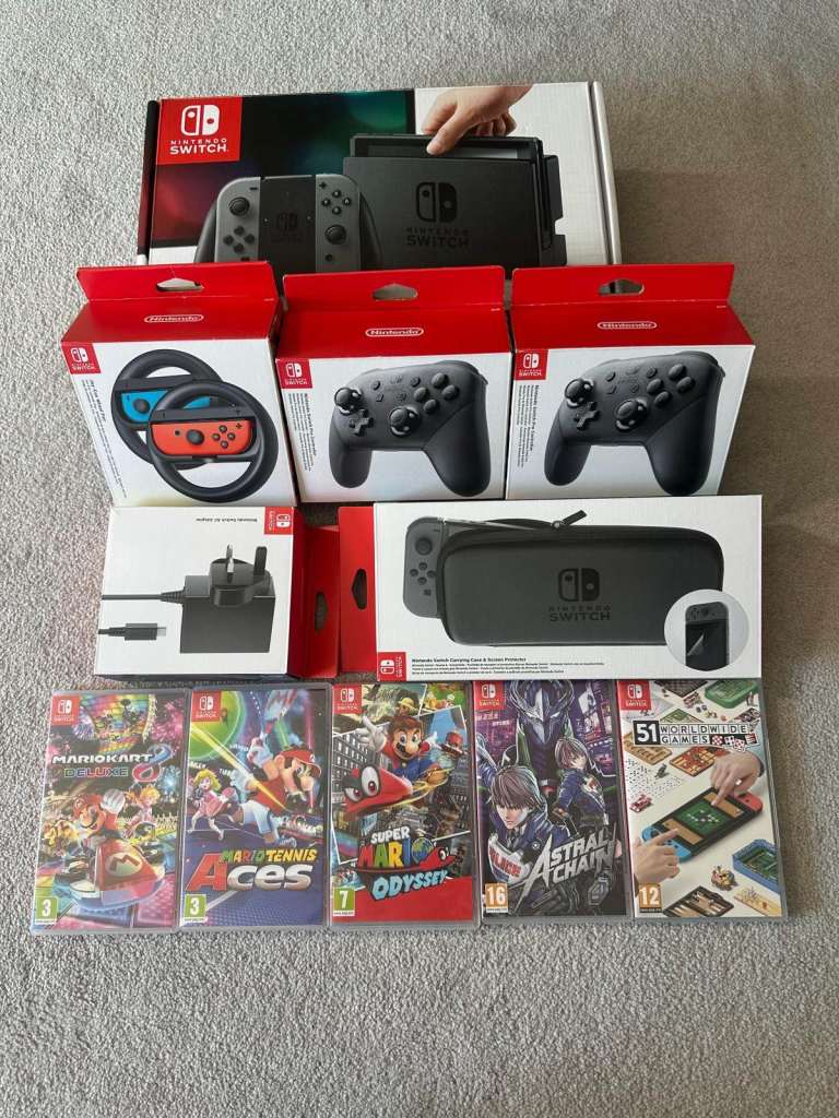 Nintendo Switch V1 Unpatched Boxed, 2 Pro Controllers + 5 Games Inc Mario Kart 8