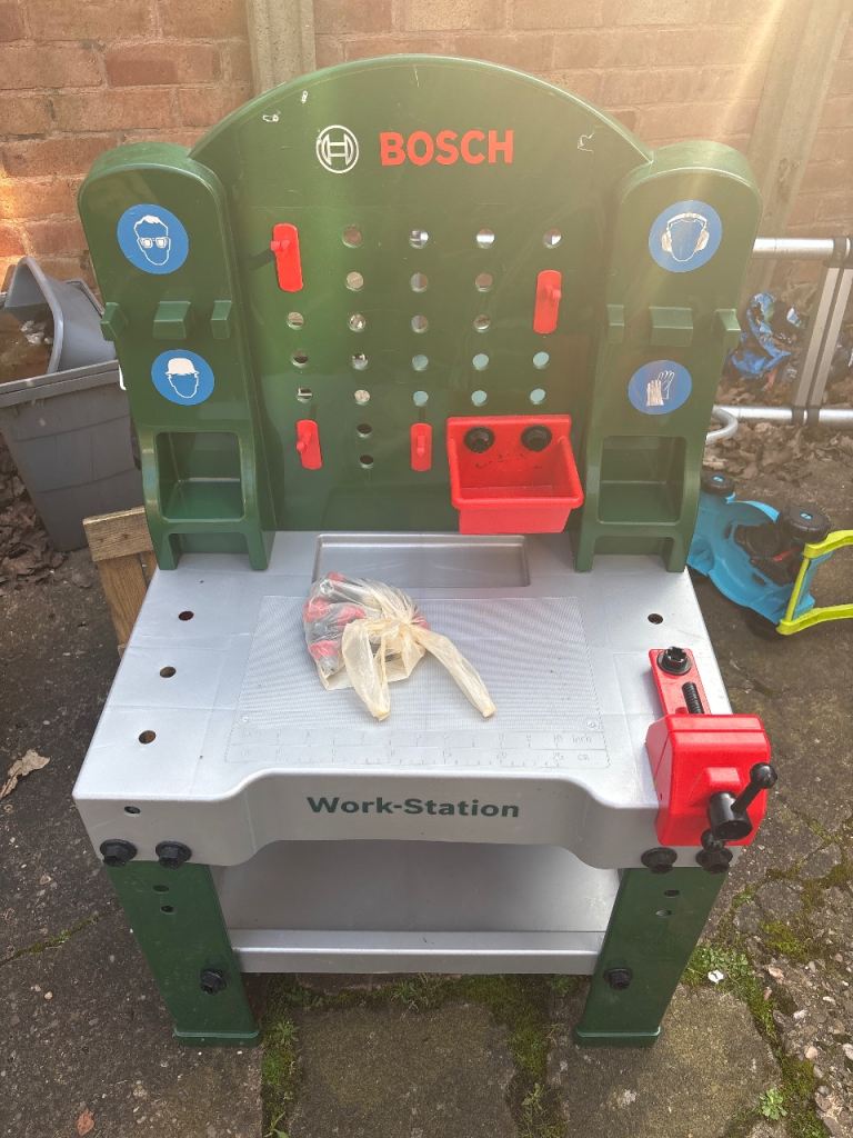 Bosch children’s tool station 
