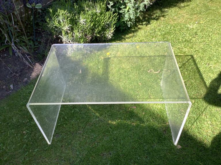 Coffee table acrylic 