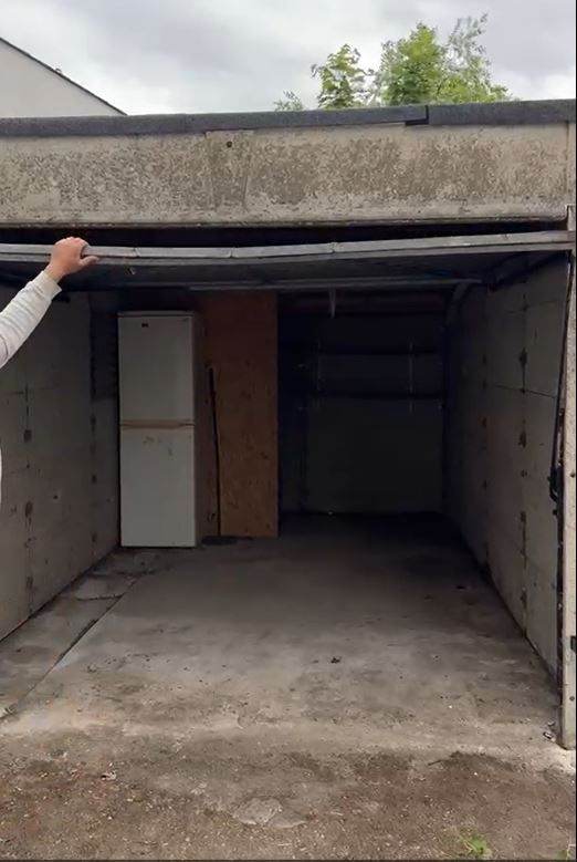 DA17  ~ Lock up Garages/Storage ~ To Rent ~ Strickland Rd, Belvedere DA17 5QJ ~ Extra parking space!