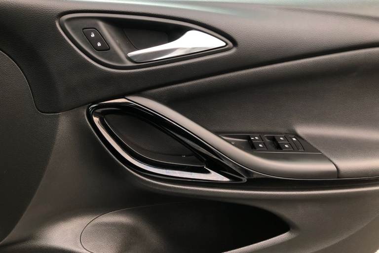 2021 Vauxhall Astra 1.2 Turbo 145 Griffin Edition 5dr Hatchback PETROL Manual