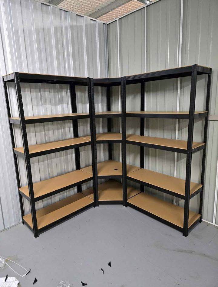 Garage shelving unit