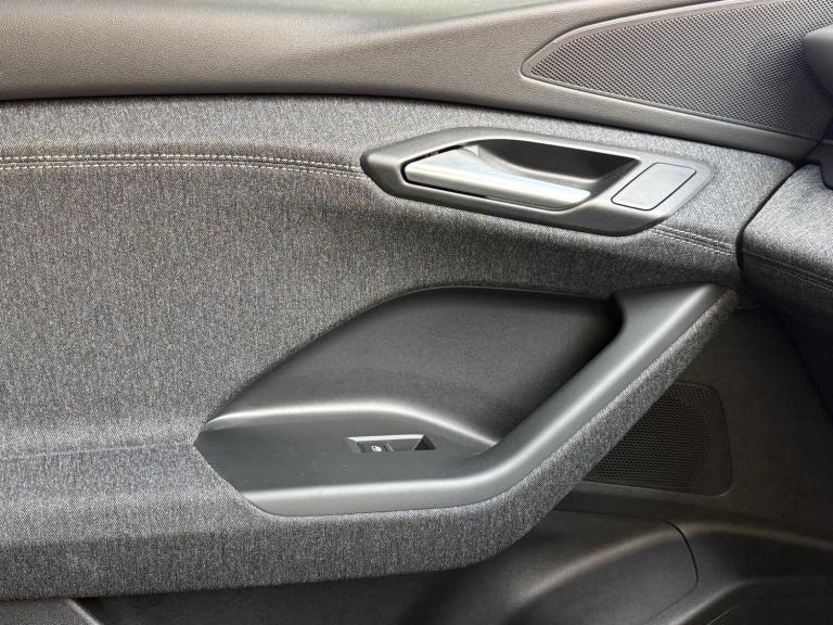 2025 Audi Q6 e-tron 83kWh S line SUV 5dr Electric Auto (252 ps) ESTATE Electric Automatic