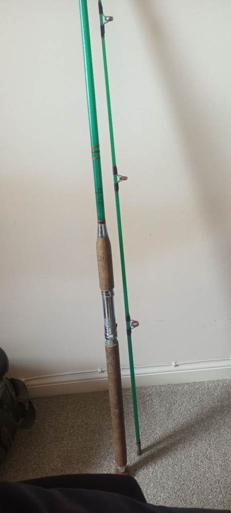 Milbro 2-Piece Green Sea Fishing Rod - Good Condition