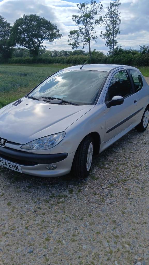Peugeot, 206, Hatchback, 2004, Manual, 1124 (cc), 3 doors very low mileage
