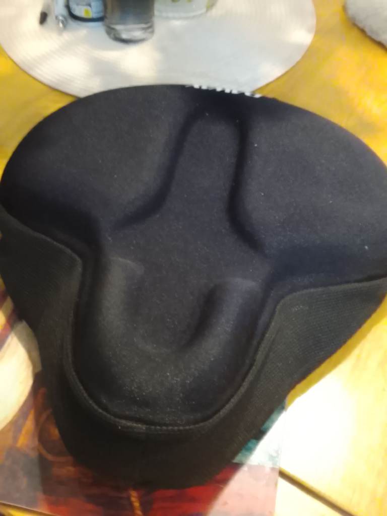 Daway cushioned bike seat cover 