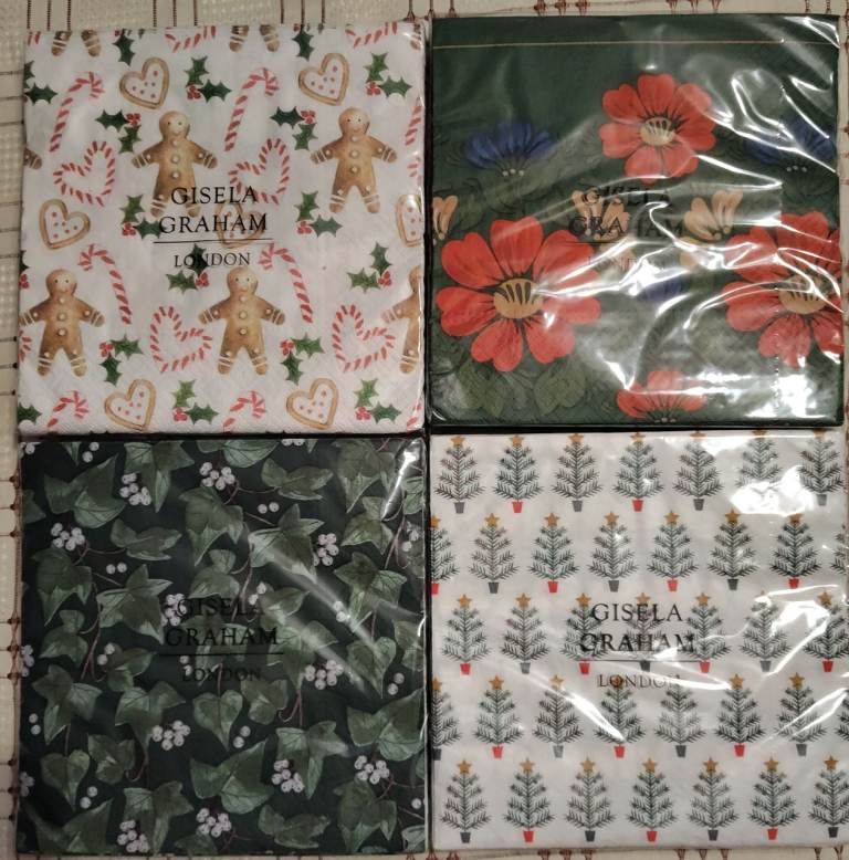 Paper table napkins