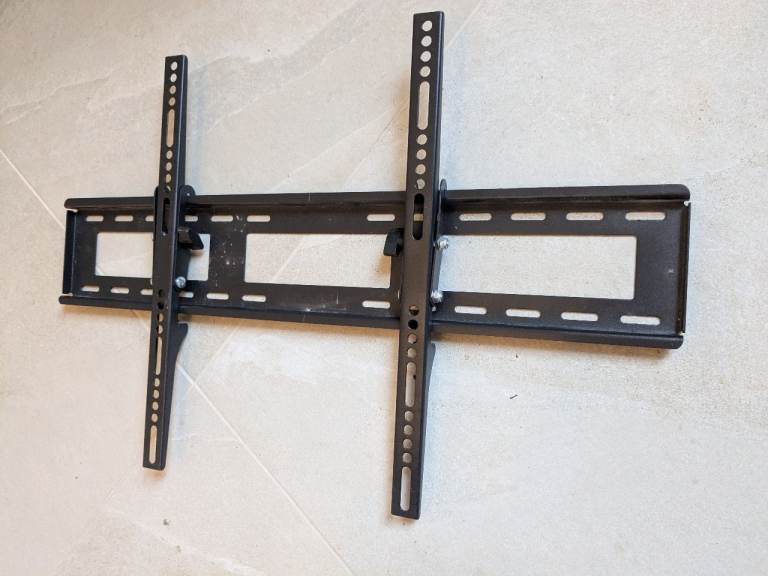 Good Condition TV Wall Mount Bracket – Ready to Fit