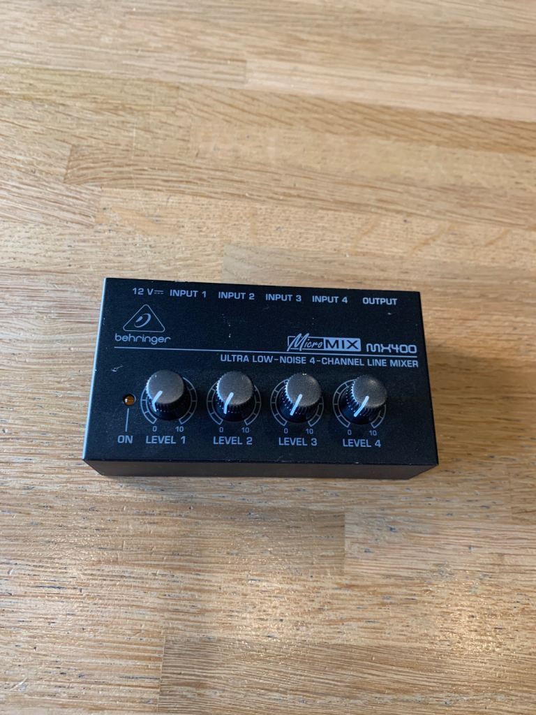 Behringer MX400 4-Channel Line Mixer